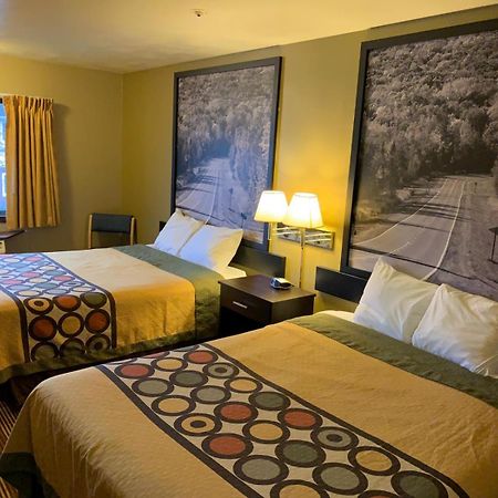 Hotel Super 8 By Wyndham Eau Claire Wi Exterior foto