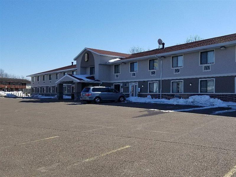 Hotel Super 8 By Wyndham Eau Claire Wi Exterior foto